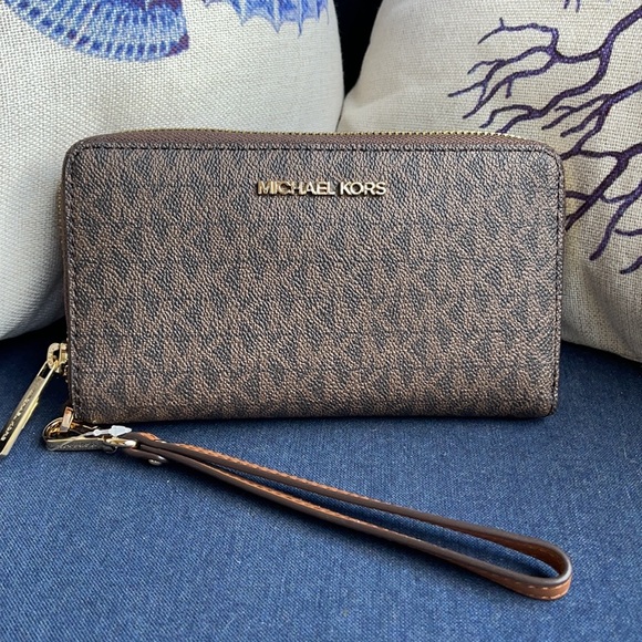 Michael Kors Jet Set Travel Lg Flat Multifunctional Phone Case-Wristlet-Wallet - Picture 7 of 16